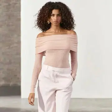 [ 완판템 ] 오프숄더 핑크 니트탑 ZARA