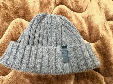 VICTIM&CO x CA4LA 그레이 니트 모자