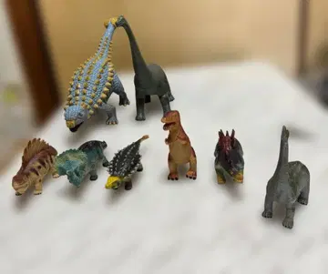 고무제 공룡 피규어 8개 세트