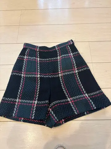 SNIDEL 체크 무늬 트위드 숏팬츠