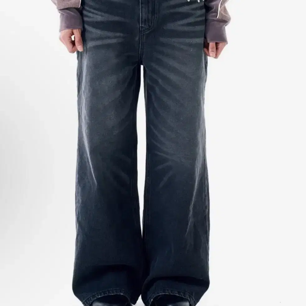 AAKAM Striped Cinch Back Denim Pants on Bunjang Global Site.