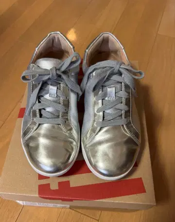 핏플랍 스니커즈 실버