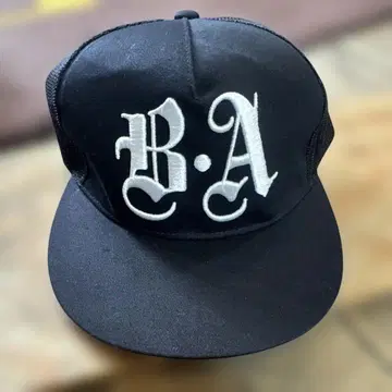 BRONZEAGE 브론즈 에이지 B.A. 로고 블랙 스냅백 캡