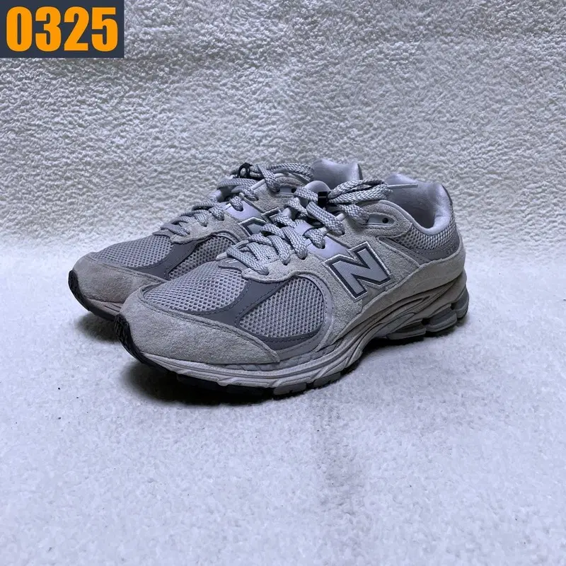 255 뉴발란스 2002R 그레이 운동화 스니커즈