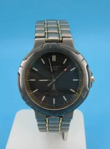 세이코 CADET 카데트 티타늄 쿼츠 [ 작동품 새 배터리 ]