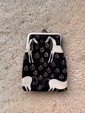 [올해의 띠] 마리메꼬 가마구치 파우치 말 패턴