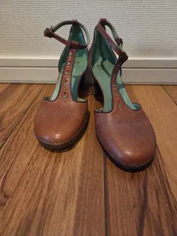 HENRY CUIR(앙리 쿠이르) 가죽 스트랩 신발