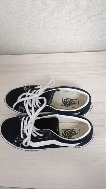 Vans 블랙/화이트 스니커즈