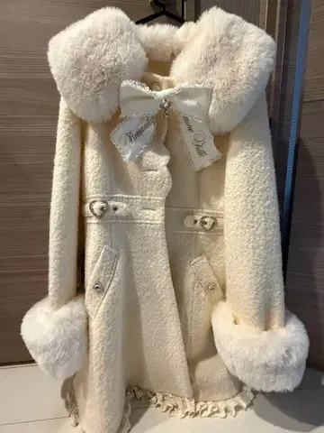 LIZLISA 사이드 하트 버클 A라인 코트 화이트