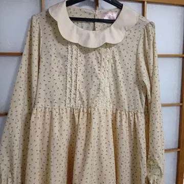 마론크림 꽃무늬 원피스 긴팔 산리오 아오키 미사코 시마무라 3L