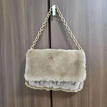 비욘드 더 리프 퍼 클러치백