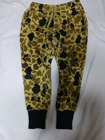 메이든 느와르 덕 카모 스웨트 팬츠 Maiden noir