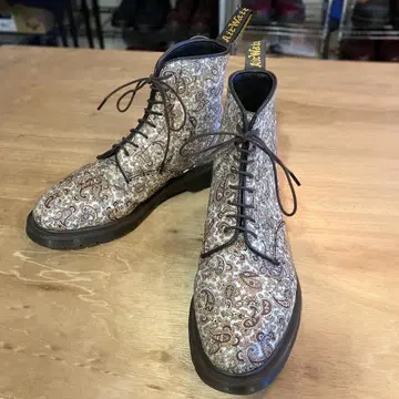 닥터마틴 제프리 페이즐리 8홀 부츠 UK7