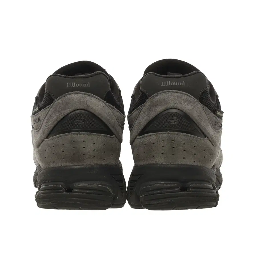 [260] New Balance x JJJound 2002R Gore-Tex 炭灰色