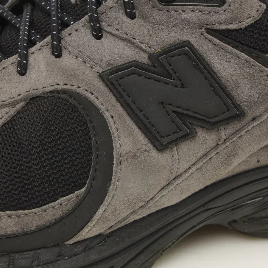 [260] New Balance x JJJound 2002R Gore-Tex 炭灰色