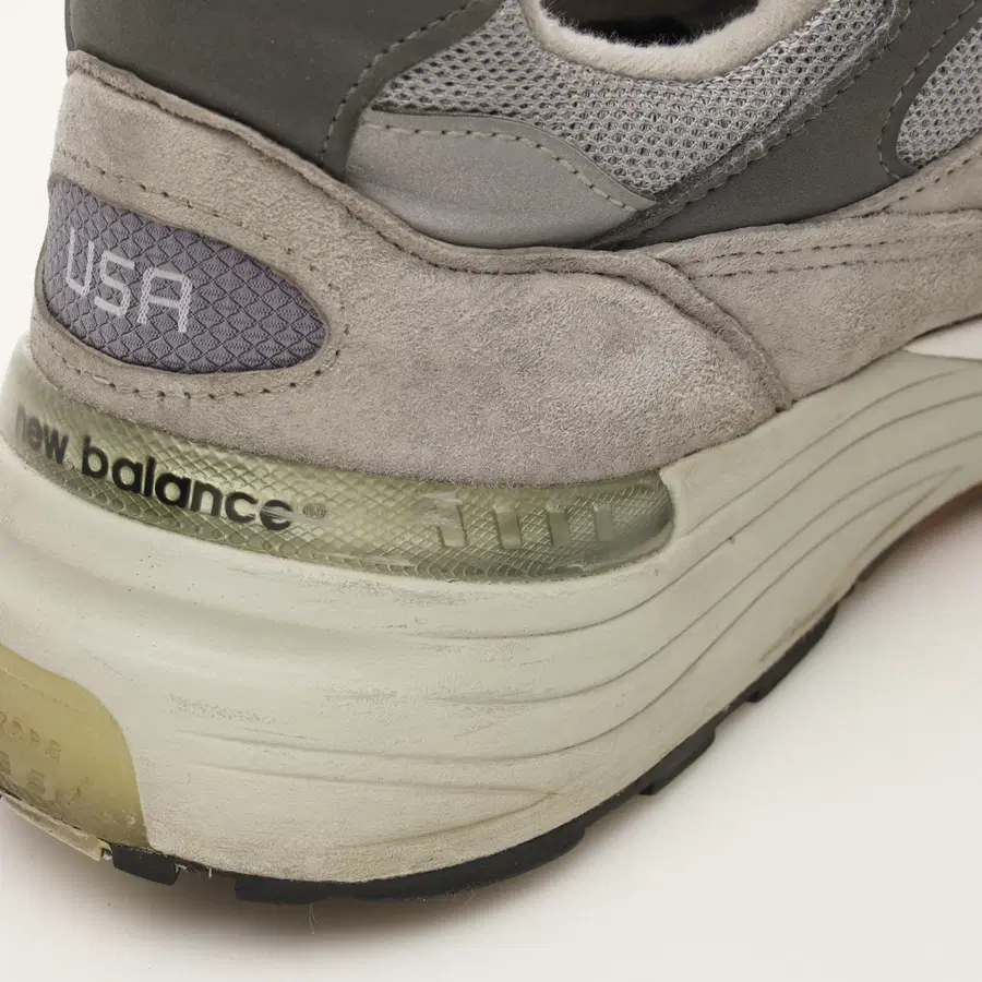 [275] New Balance 992 美国制造 灰色 - D 标准宽度