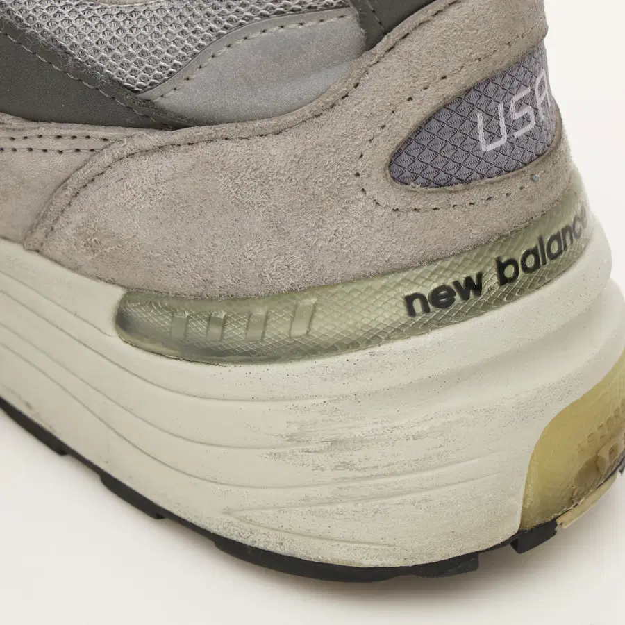 [275] New Balance 992 美国制造 灰色 - D 标准宽度