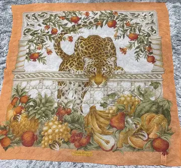 살바토레 페라가모 실크 스카프 / 65 x 65