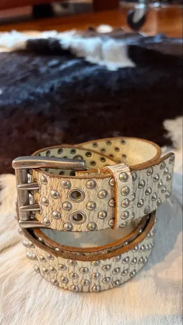 스터드 가죽 벨트 빈티지 가공 lgb 발타자르 HTC