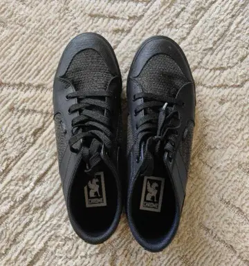 CHROME 블랙 스니커즈