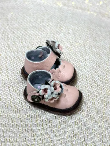 브라이스용 해외 작가 제작 신발