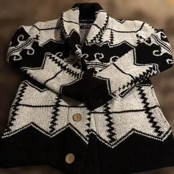 DOWBL 가디건 42 사이즈 블랙과 화이트 기하학 패턴