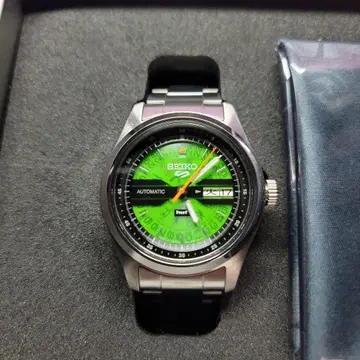 SEIKOxHUF 콜라보레이션 한정판 모델 SBSA323