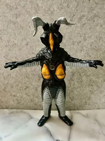 반다이 1994년제 우주공룡 초대 [제튼]