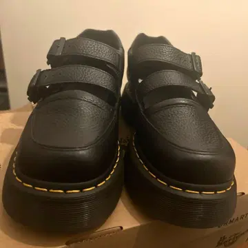 닥터마틴 BUZZ 멜리 제인 신발