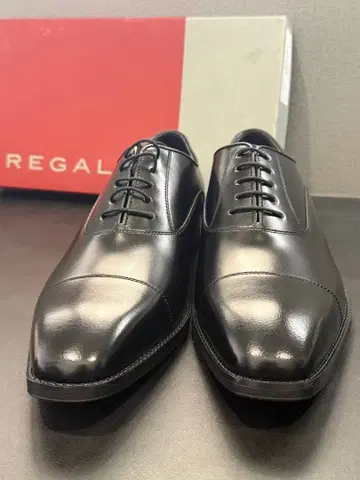 REGAL 블랙 스트레이트 팁 슈즈 21EL