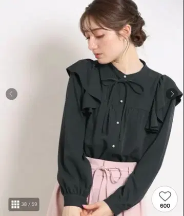 Couture Brooch 블라우스