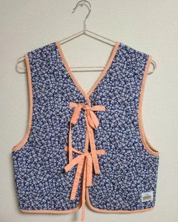 [ 새상품 ] HELLO.SANFRANCISCO 플라워 퀼트 리본 베스트