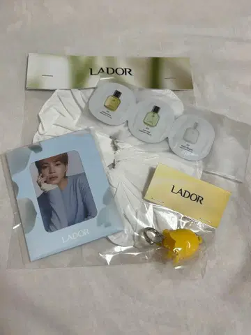 LADOR 지민 특전 사진집 스크런치 은방울꽃 키참