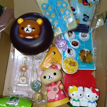리락쿠마 헬로키티 등 케이스 참 등