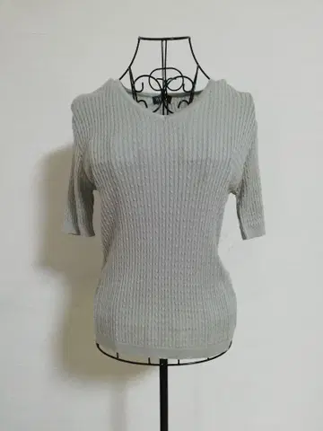 그레이 반팔 V넥 니트