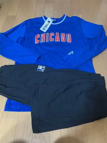 새상품 남성용 M 긴팔 파자마 룸웨어 맨투맨 셋업