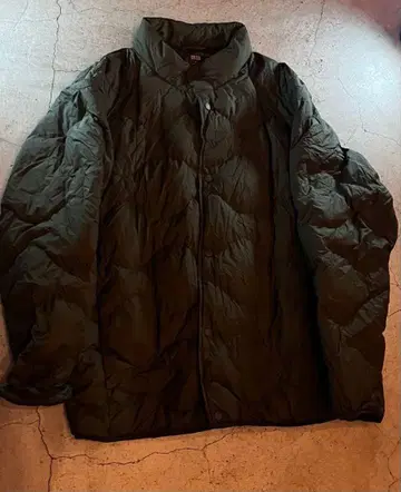 유니클로 울트라 라이트 다운 사이즈 XL