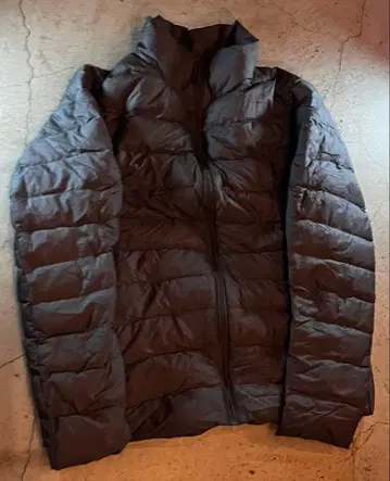 유니클로 울트라 라이트 다운 사이즈 XL