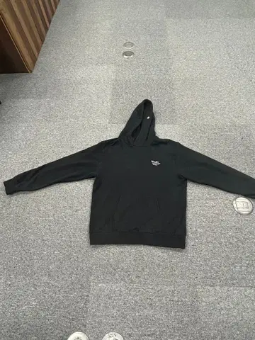 NEW ERA 블랙 후드티