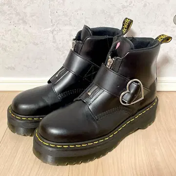 [ 한정판 디자인 ] 닥터마틴 레이지오프 하트 부츠 하트 버클