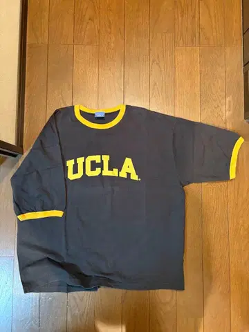 UCLA 다크 그레이 T셔츠 M 사이즈