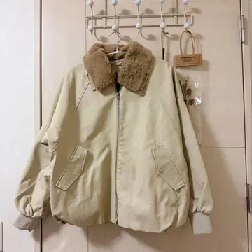 BouJeloud 페이크 레더 자켓 탈부착 가능 퍼 포함