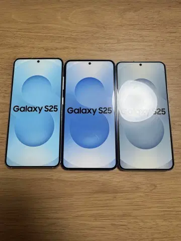 삼성 갤럭시 S25 3색 세트 목업