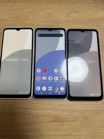 AQUOS wish4 3색 세트 모크업
