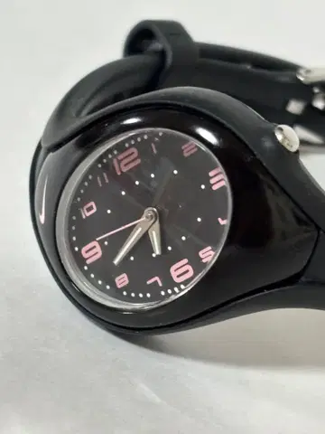 단종 모델 Y2K NIKE 아날로그 시계