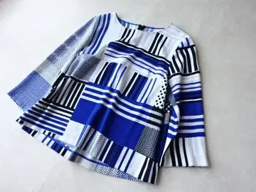 레킵 요시에 이나바 최근 모델 풀오버 블라우스