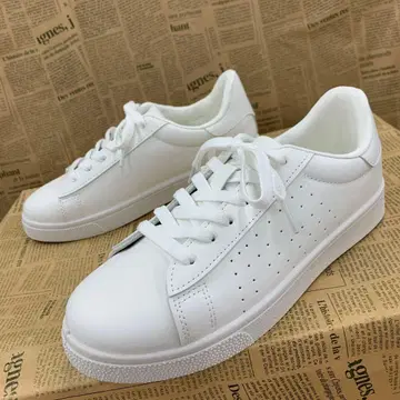 새상품 여성용 24.0cm 발수 인조 가죽 코트 스니커즈 화이트 3415