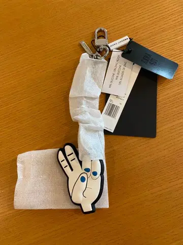 MARC JACOBS & ANNA SUI 백참