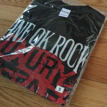 ONE OK ROCK LUXURY DISEASE T셔츠 S 미사용 새상품