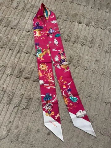 예쁜 SalvatoreFerragamo 살바토레 페라가모 트윌리